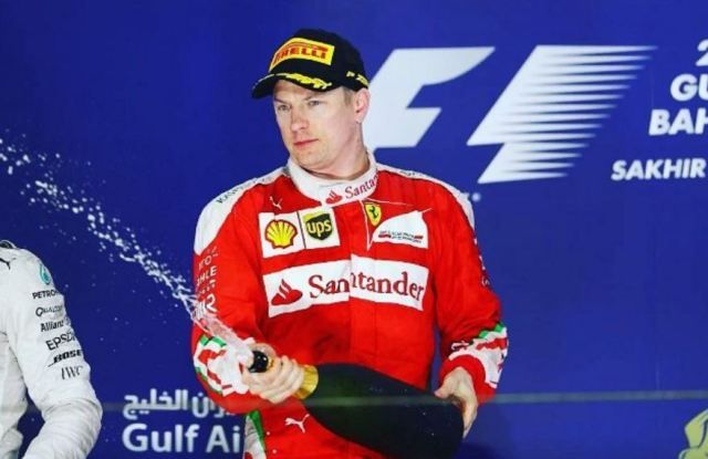 Kimi, amikor épp rendkívül boldog. Nyolcadszor volt dobogós Bahreinben, de még nem nyert (Forrás:Twitter)