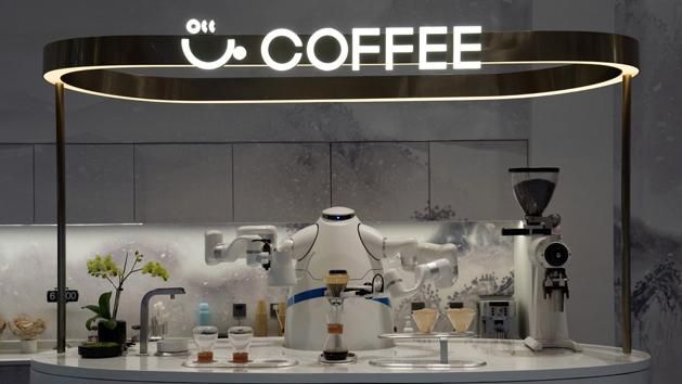 A kávéfőzést ez a robot végzi (Fotó: Getty Images)