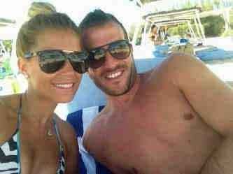 Kakukktojás: Rafael és Sylvie van der Vaart így búcsúzott St. Tropez-tól 
(Forrás: twitter.com/rafvdvaart)