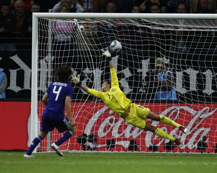 ...ám 2–1-es japán vezetésnél Kumagai Szaki lövése után az egyetlen reménye (Hope Solo) is elszállt (Fotó: Action Images)