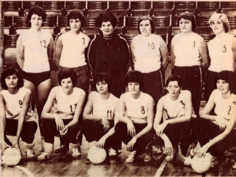 Az 1975-ben Eb-ezüstérmes csapat: Szilvássyné, Hubainé, Kotsisné, Schadekné, Szőnyi, Bánhegyiné, Torma, Szalayné, Királyné, Schlégl, Biszku É., Halászné