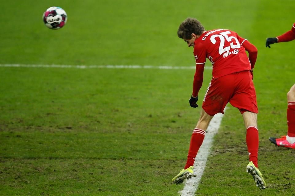 Müller fejesével szerzett előnyt a Bayern az első félidőben (Fotó: AFP)