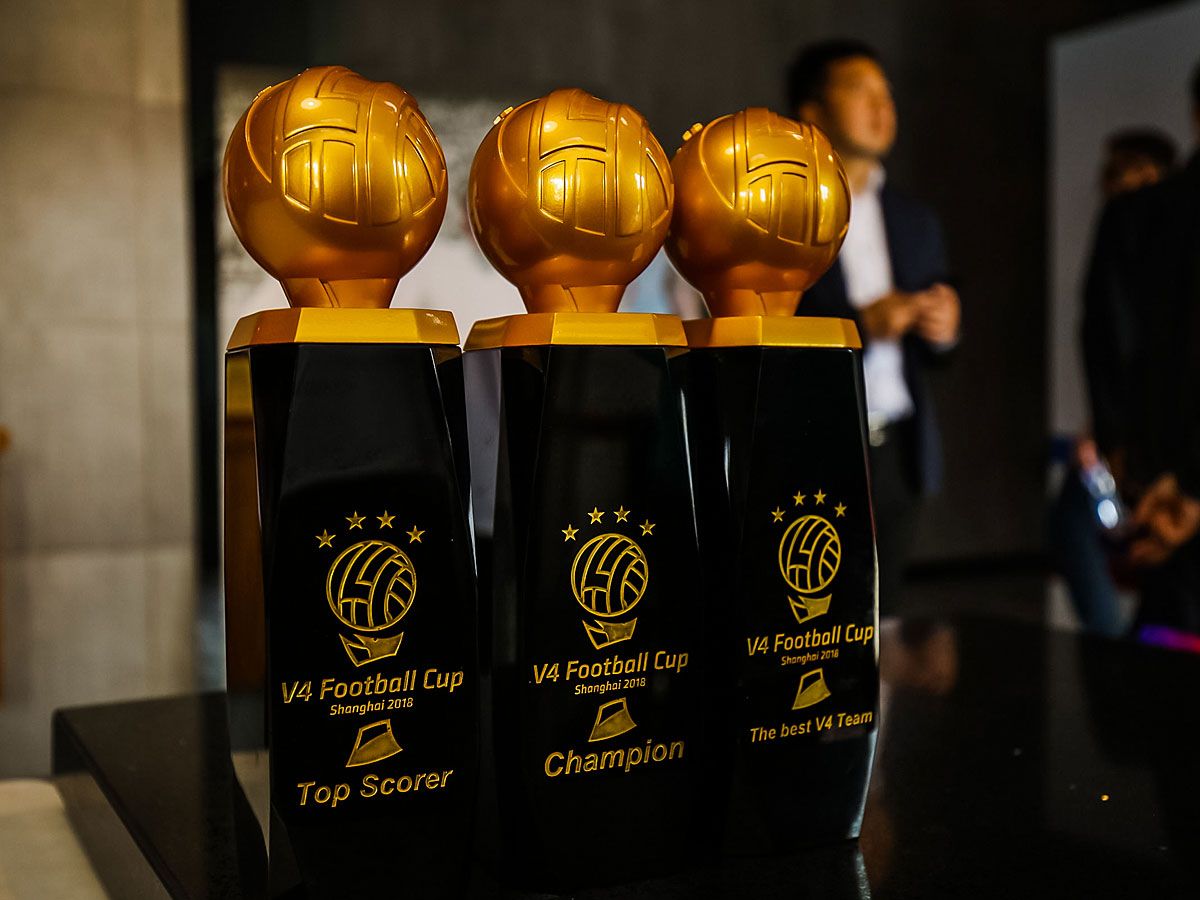 Ezeket a díjakat kapták a focitorna legjobbjai (Fotó: Sanghaji magyar főkonzulátus)