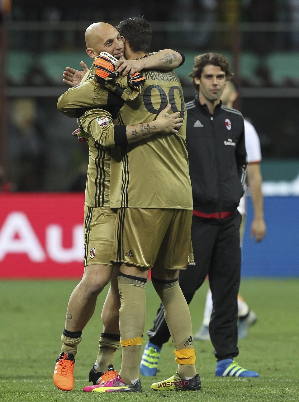Abbiati búcsúja Donnarummától és a profi futballtól (Fotó: Getty Images)