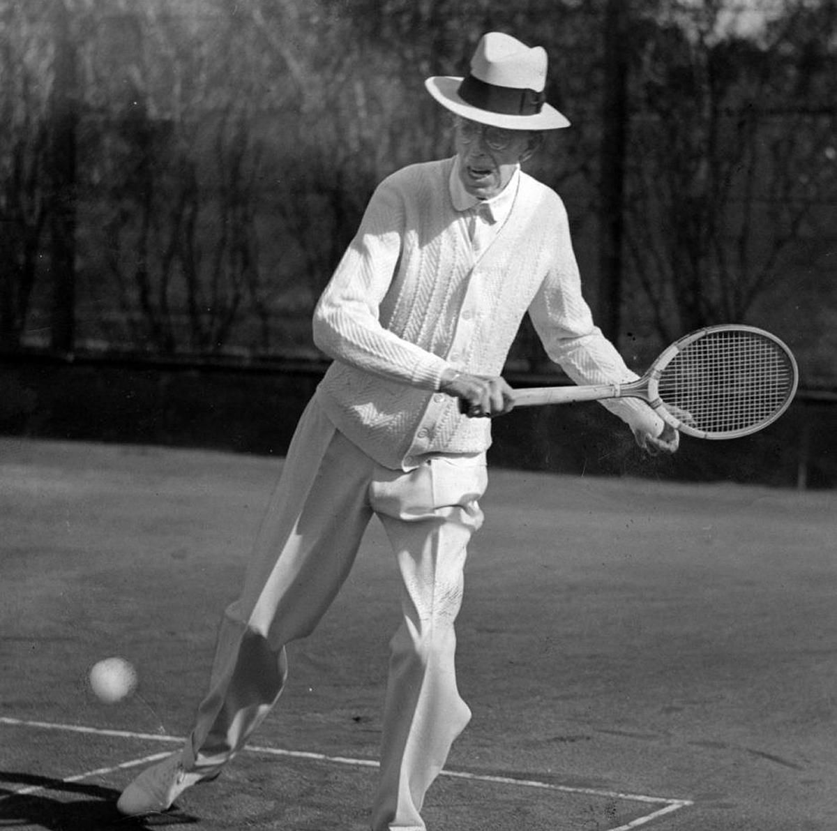 A kupanévadó svéd király, V. Gusztáv idős korában is élt-halt a teniszért