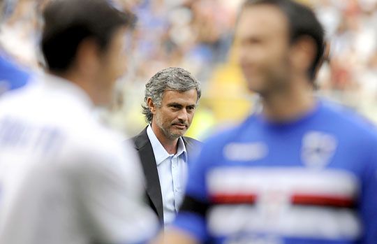 Mourinho a Sampdoria elleni vereség után ismét szóba állt az újságírókkal (Fotó: Reuters)