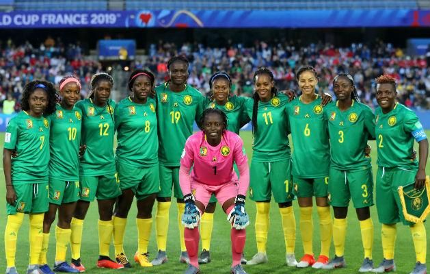 A kameruni női válogatott formabontó felállása (Fotó: FIFA)