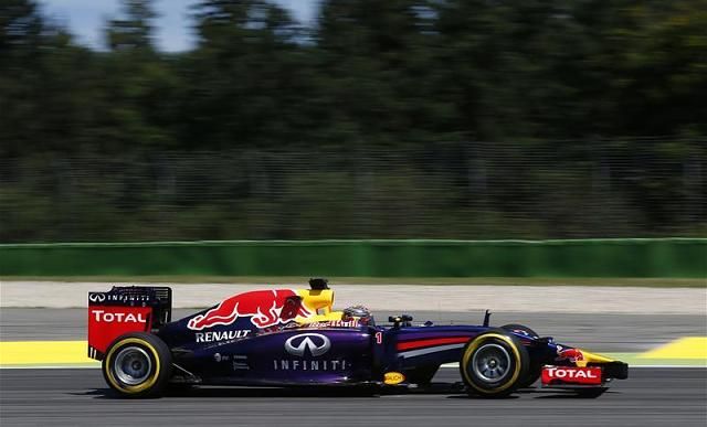 Vettel szerint a Red Bullnak a Ferrarira és a Williamsre kell figyelnie, nem a Mercedesre