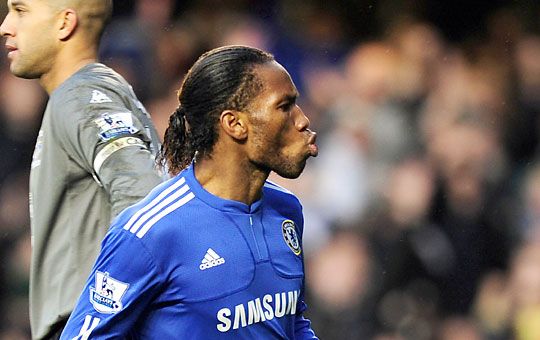 Drogba: egyszer fent, egyszer lent (Fotó: Reuters)