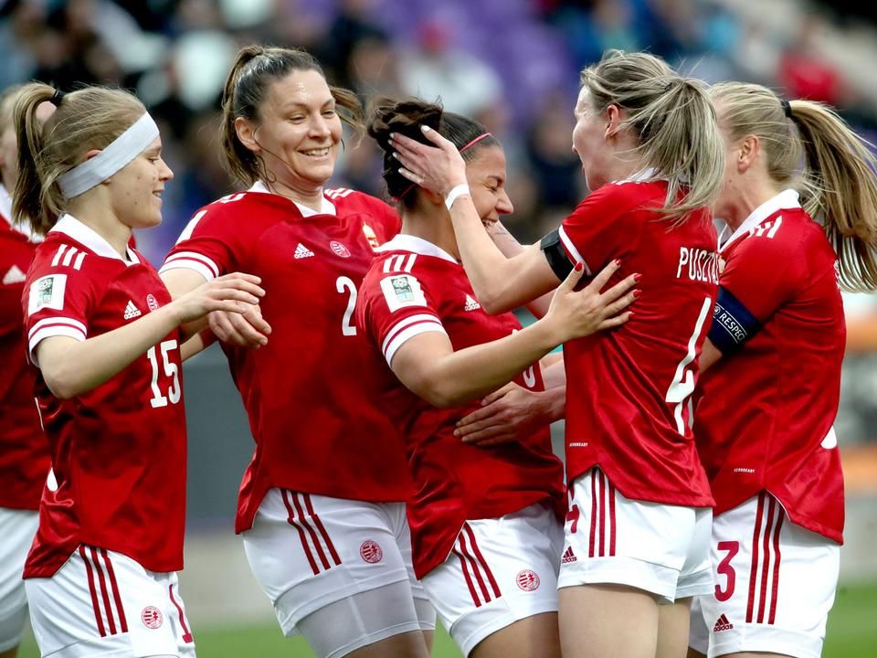 Hét gólt ünnepelhettek a magyar lányok (Fotók: Földi Imre)
A KÉPRE KATTINTVA GALÉRIA NYÍLIK!