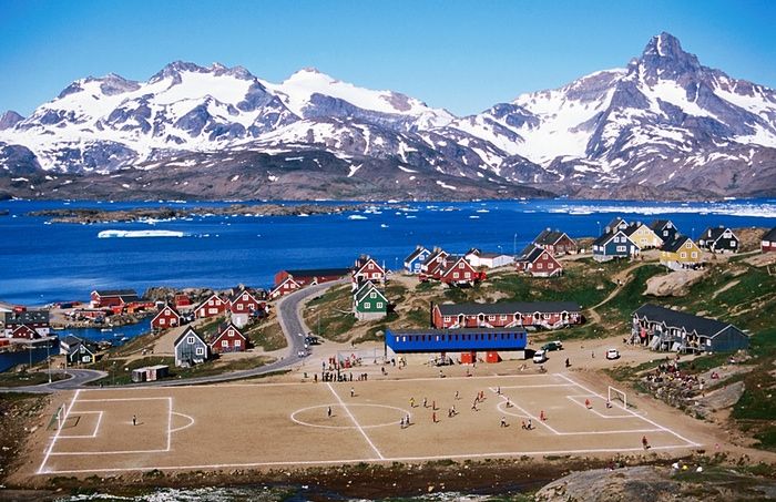 Labdarúgó-mérkőzés Grönlandon (Fotó: theguardian.com)