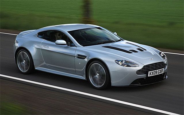 Aston Martin V12 Vantage: ez sem elég gyors... (Fotó: autogaleria.hu)