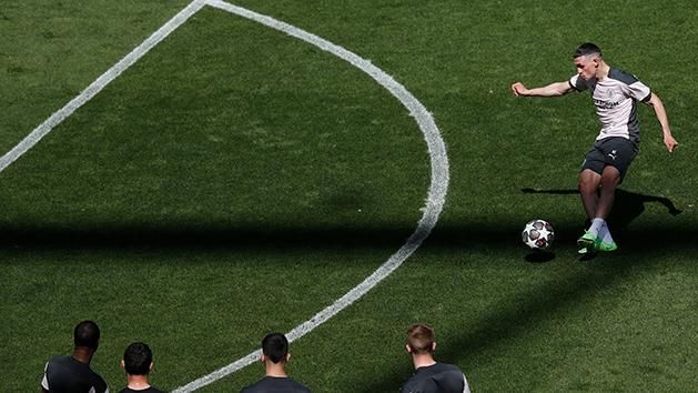 Phil Foden a Premier League legjobb fiatal játékosa lett (Fotó: AFP)
