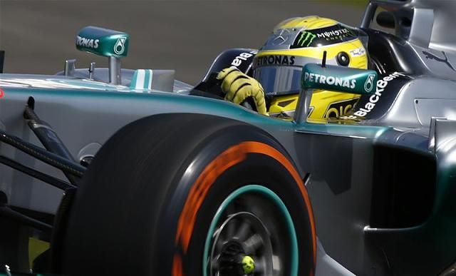 Lewis Hamilton vb-esélyesnek érzi magát, de ahhoz, hogy versenyben maradjon, a Német vagy a Magyar GP-t meg kell nyernie
