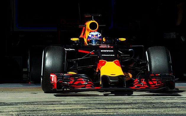 Ricciardo versenyszimulációt teljesít a Red Bull-lal