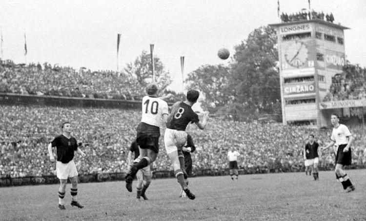 Liebrich–Kocsis fejpárbaj az 1954-es döntőn (Fotó: Imago)