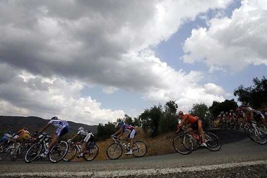 Életkép a Vuelta 16. szakaszáról (Fotó: Reuters)