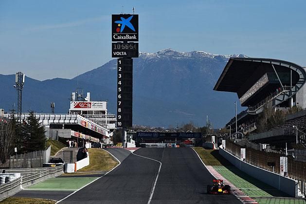 Csodás idő van Barcelonában, Ricciardo a célegyenesben
