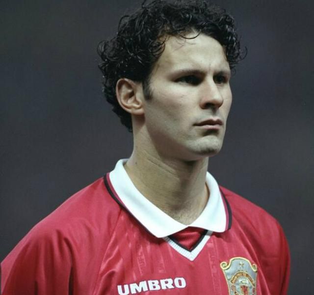 Giggs sokkal több hajjal (Fotó: twitter.com/ManUtd)