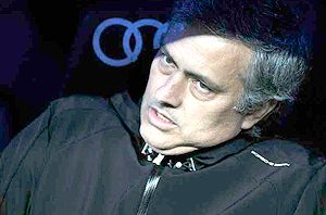 Mourinho visszafogottan tekintette meg az első félidőt