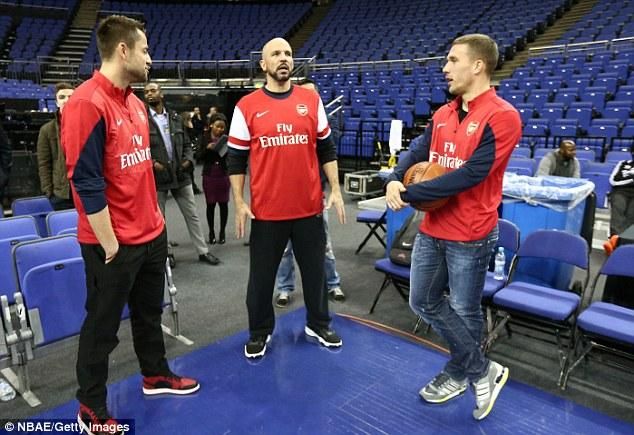 Fabianski, Jason Kidd, Podolski Arsenal-gúnyában (Forrás: Daily Mail)