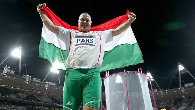 Pars Krisztián a magyar zászlóval a londoni olimpián