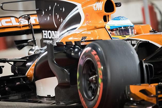 Alonso új motort kap,  miután az edzésen tönkrement az autójában a Honda-hajtóegység