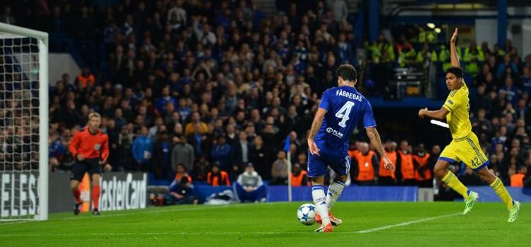Fabregasnak nem volt nehéz dolga a negyedik londoni gólnál (Fotók: AFP)