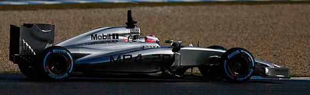 Jenson Button is élvezi a Mercedes-motor korai megbízhatóságát (Fotó: Reuters)