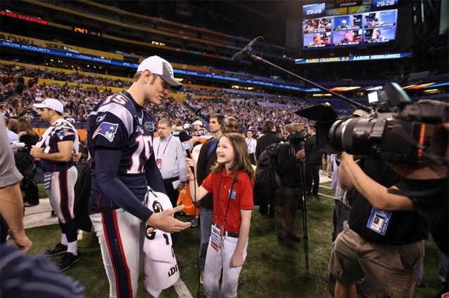 A kis riporter nagy napja: Ryan Mallett válaszol a kis hölgynek (Fotó: facebook.com/newenglandpatriots)