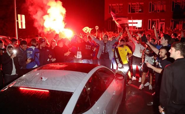 A szurkolók már a hétfői meccs után érezték, ebből feljutás lesz (Fotó: AFP)
