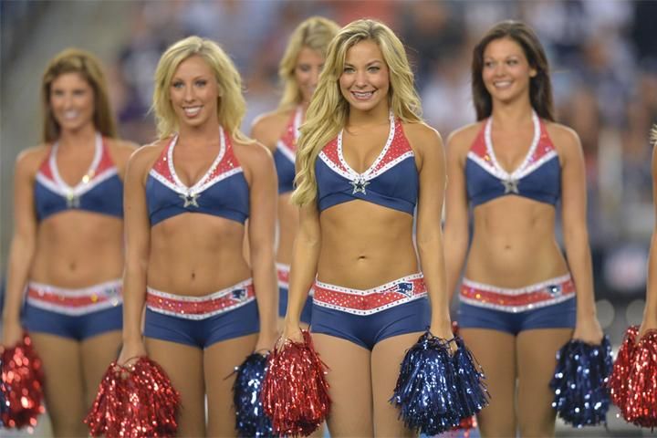 A New England Patriots lányai (Forrás: patriots.com/cheerleaders/index.html)