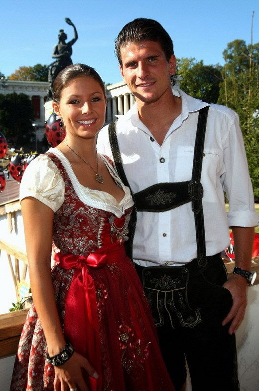 Silvia és Mario az Oktoberfesten (Fotó: playerwives.com)