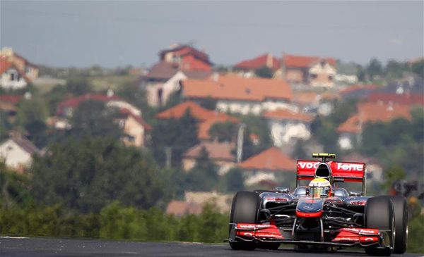 Lewis Hamilton a tavalyi Magyar Nagydíjon (Fotó: Action Images)