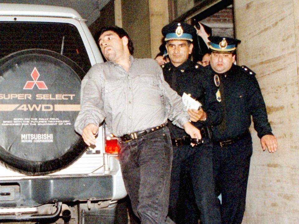 Az aranyifjút 1991-ben letartóztatták drogbirtoklás miatt, majd öt évvel később újra  rendőrkézre került