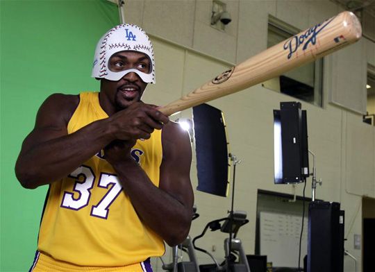 Mindent be kell vetni: Ron Artest (Lakers) ütőképes csapatba jött (Fotó: Action Images)