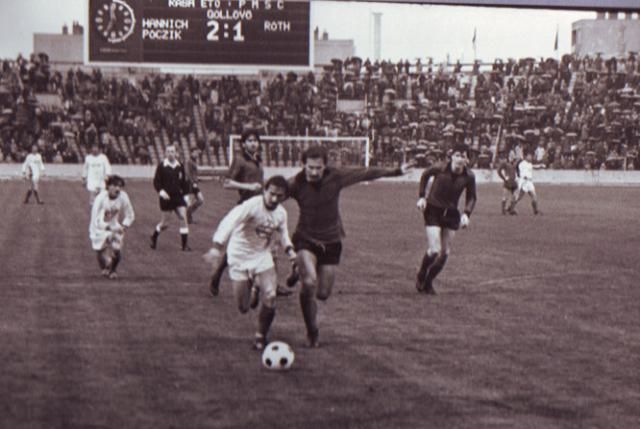 Rába ETO–Pécs bajnoki 1982-ből – az eredményjelzőn még gólarányt használnak, mert ez jobban néz ki... (Fotó: eto.hu)