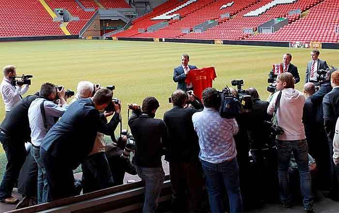 Annyira már senki nem lepődik meg, ha kamerát lát az Anfielden (Fotó: Action Images)