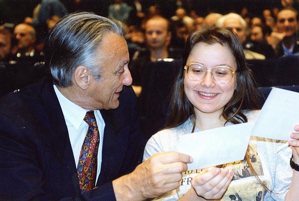 Történelmi fotó: Kubát János, az 1992-es sakkmérkőzés főszervezője és Rajcsányi Zita, aki nélkül nem jött volna létre a Fischer–Szpasszkij párharc