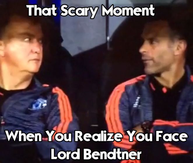 A pillanat, mikor Van Gaalék megtudták, Bendtner ellen kell pályára lépniük (Fotó: Twitter)