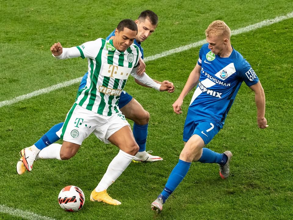A Ferencváros ugyan többet próbálkozott, gólt szerezni nem tudott a masszívan védekező MTK ellen (Fotó: Árvai Károly)
A KÉPRE KATTINTVA GALÉRIA NYITHATÓ