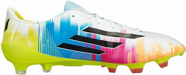 Messi új cipője (forrás: footyheadlines.com)