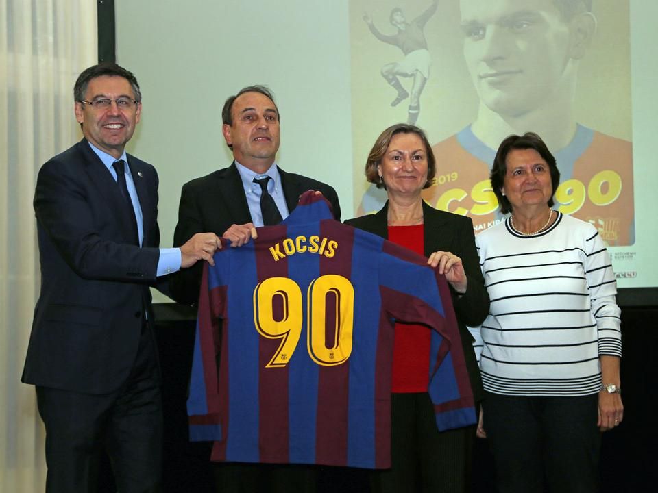 Josep Maria Bartomeu, a Barca elnöke és a Kocsis testvérek, Sándor, Alicia, Ágnes