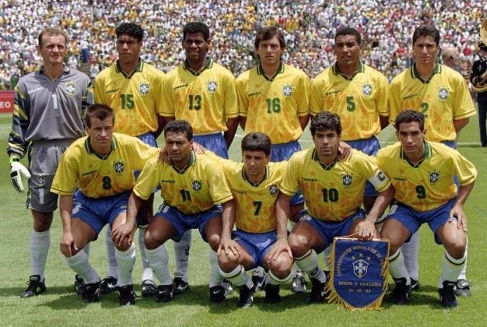 Az 1994-es világbajnoki csapat 
álló sor, balról: Claudio Taffarel, Marcio Santos, Aldair, Leonardo, Mauro Silva, Jorginho; előttük: Dunga, Romário, Bebeto, Rai és Zinho) (Fotók: AFP)