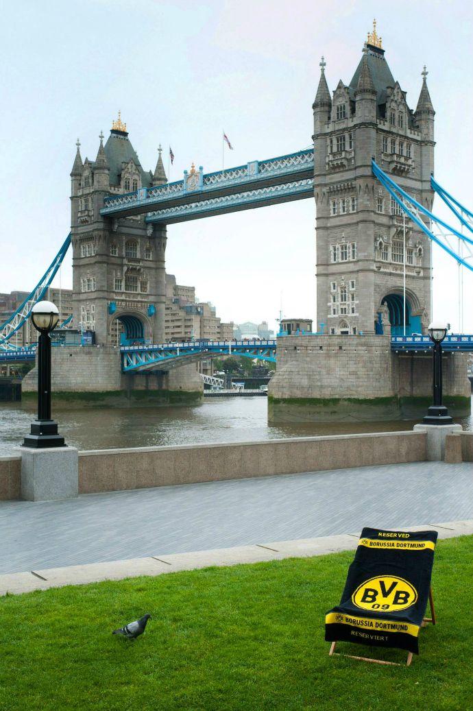 Nyugágy a Tower Bridge-nél (forrás: 101greatgoals.com)