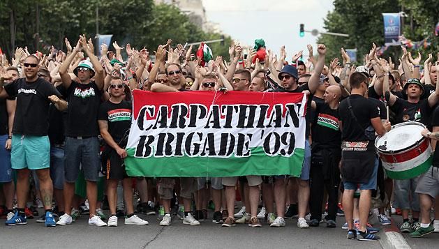A Carpathian Brigade az Eb-meccsekhez hasonlóan ismét szurkolói menetet szervez (Fotó: AFP)