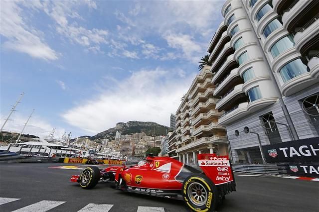 Az első szabadedzés furcsa eredményei után érdekesnek ígérkezik a második tréning Monte-Carlóban 
– mit tud Vettel és a Ferrari? (Fotó: Reuters)