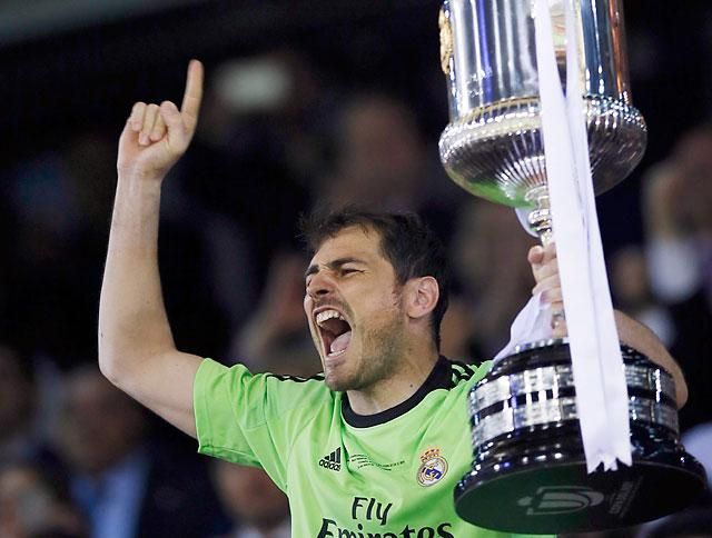 Iker Casillas 2011 után ismét a magasba emelhette a Király-kupa-serleget (Fotó: Reuters)