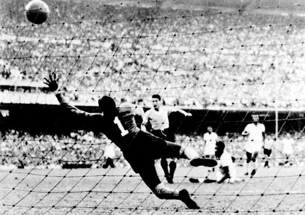 Juan Schiaffino a 66. percben bevette a brazilok kapuját, majd az egyenlítés után 13 perccel Alcides Ghiggia a győztes gólt is megszerezte Uruguaynak