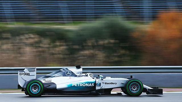 Még mindig Rosberg az élen a Mercedesszel